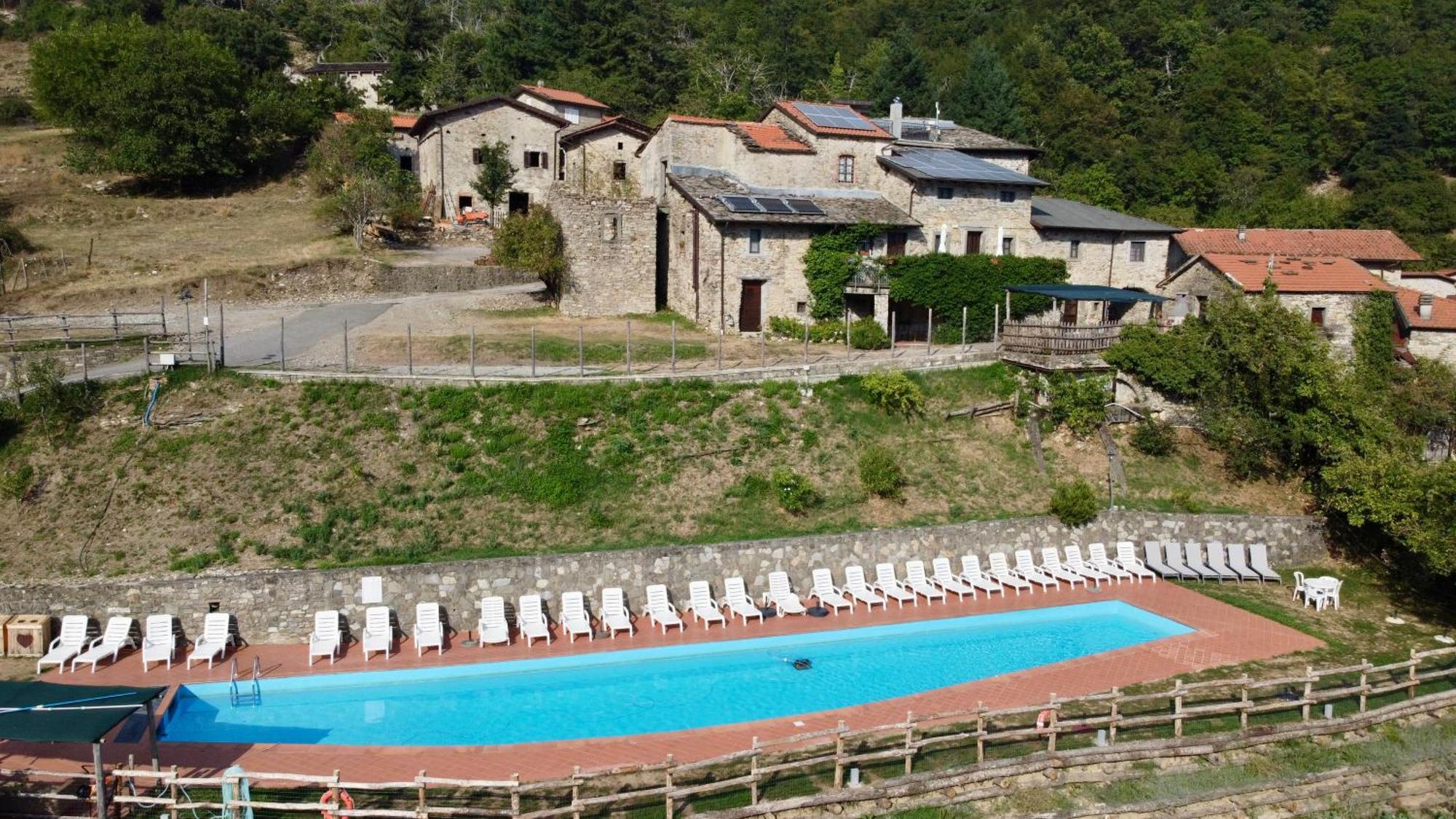 Agriturismo Montagna Verde Apella Licciana Nardi ภายนอก รูปภาพ