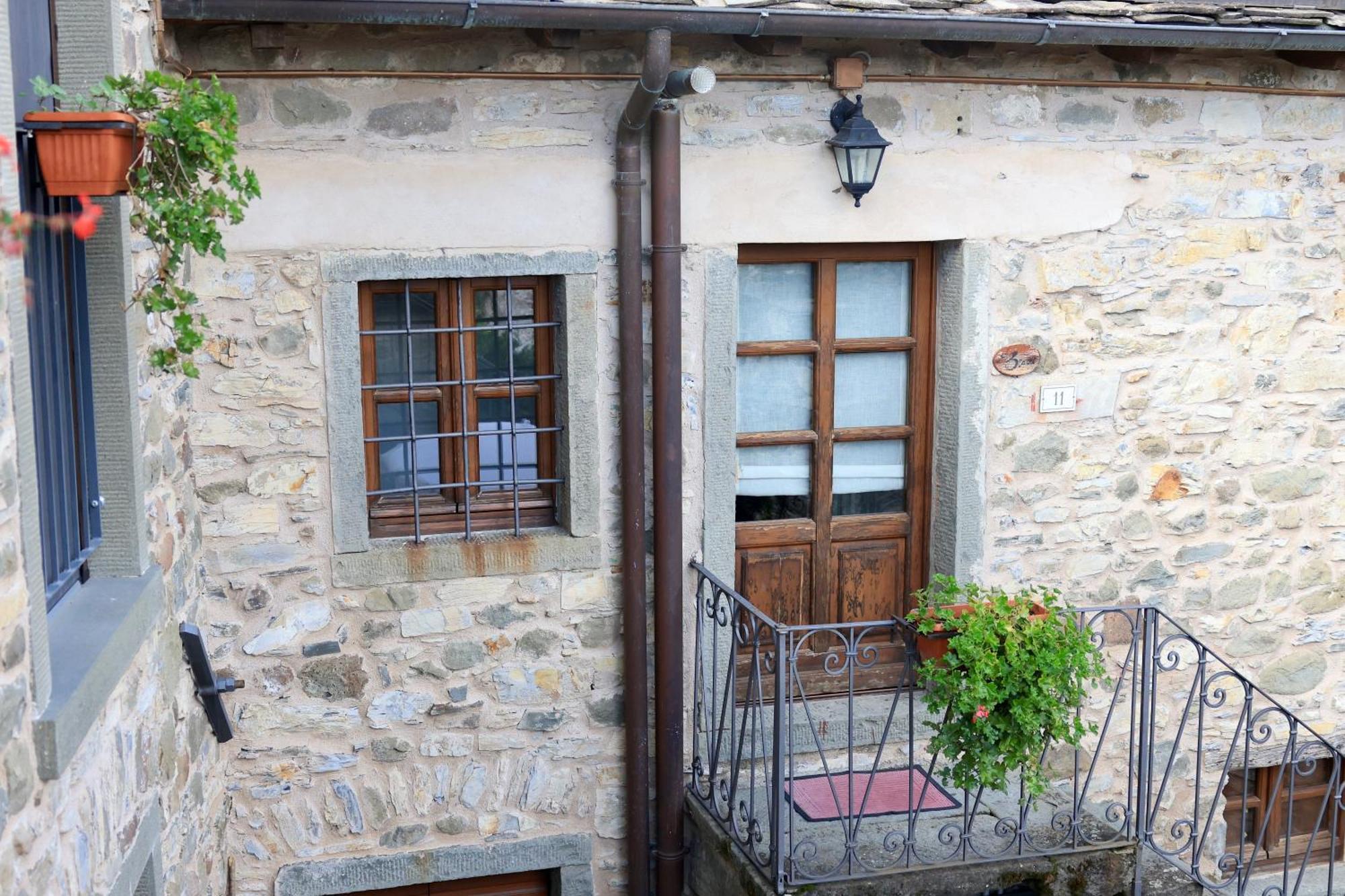 Agriturismo Montagna Verde Apella Licciana Nardi ภายนอก รูปภาพ