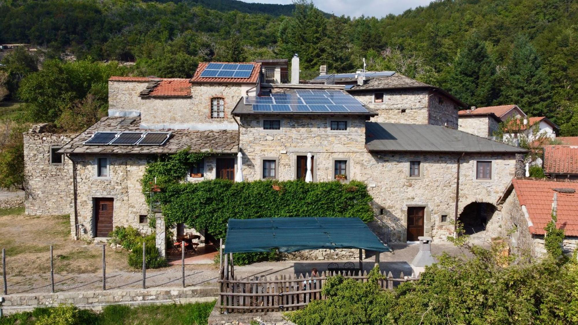 Agriturismo Montagna Verde Apella Licciana Nardi ภายนอก รูปภาพ