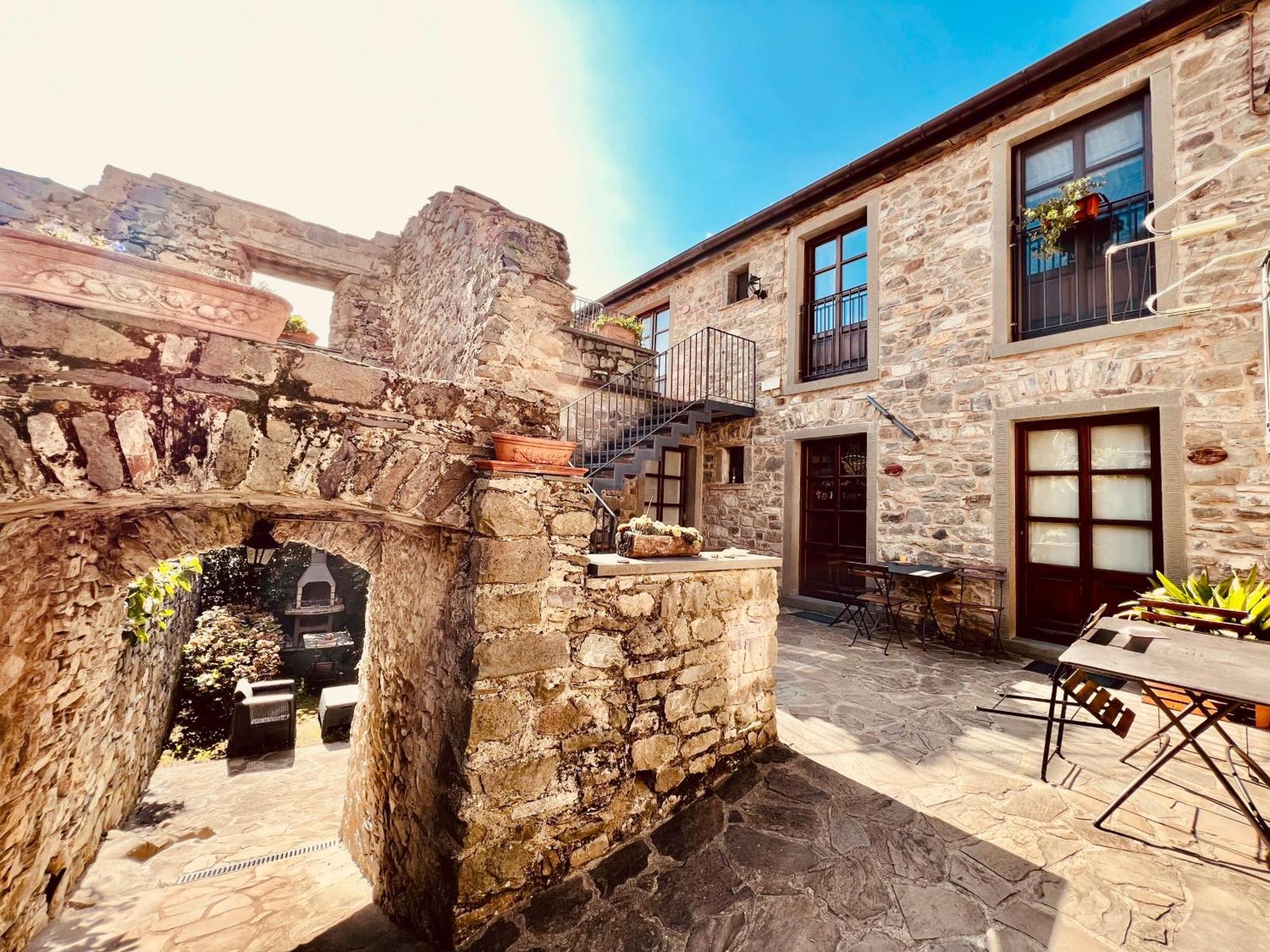 Agriturismo Montagna Verde Apella Licciana Nardi ภายนอก รูปภาพ