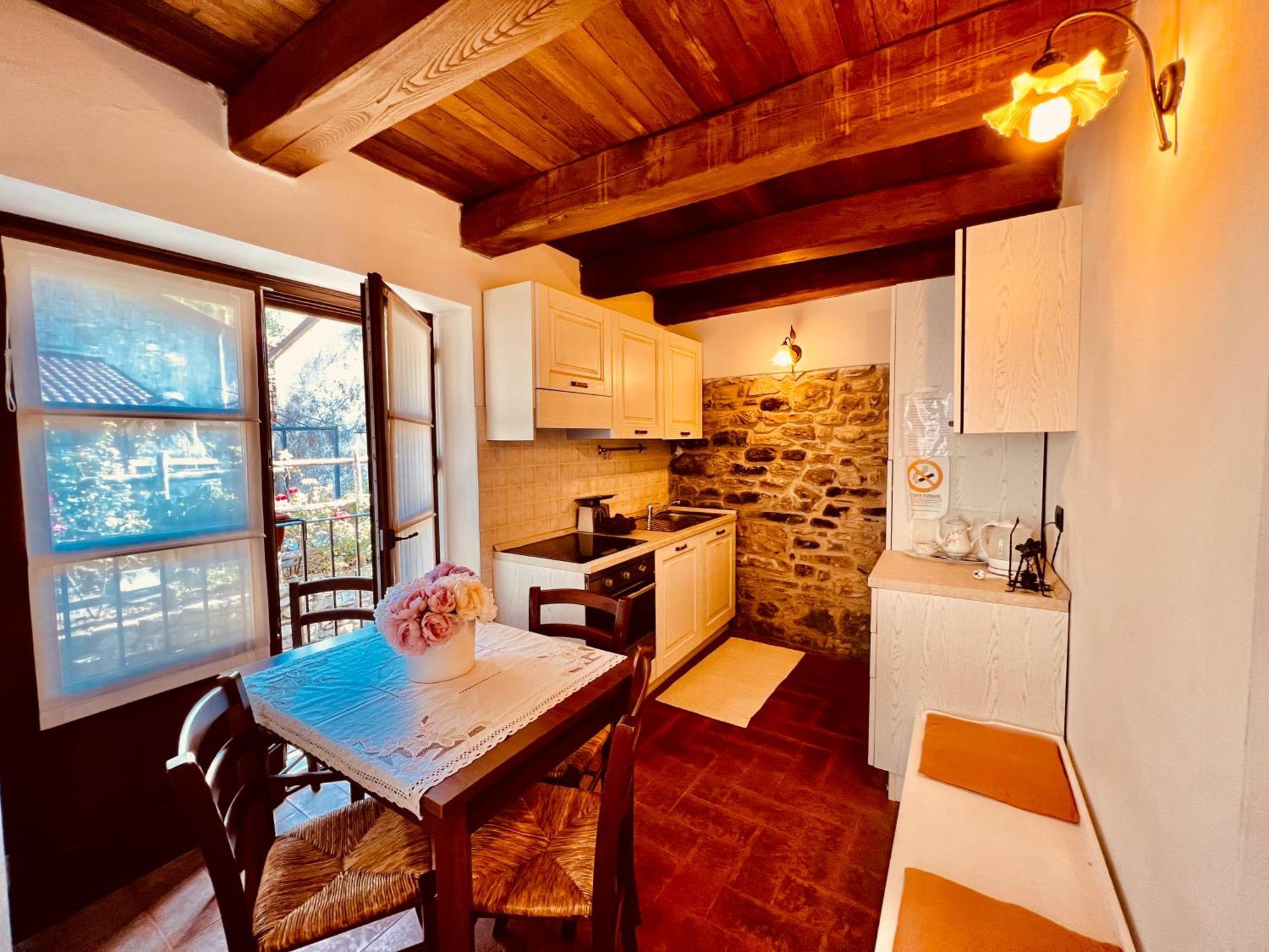 Agriturismo Montagna Verde Apella Licciana Nardi ภายนอก รูปภาพ