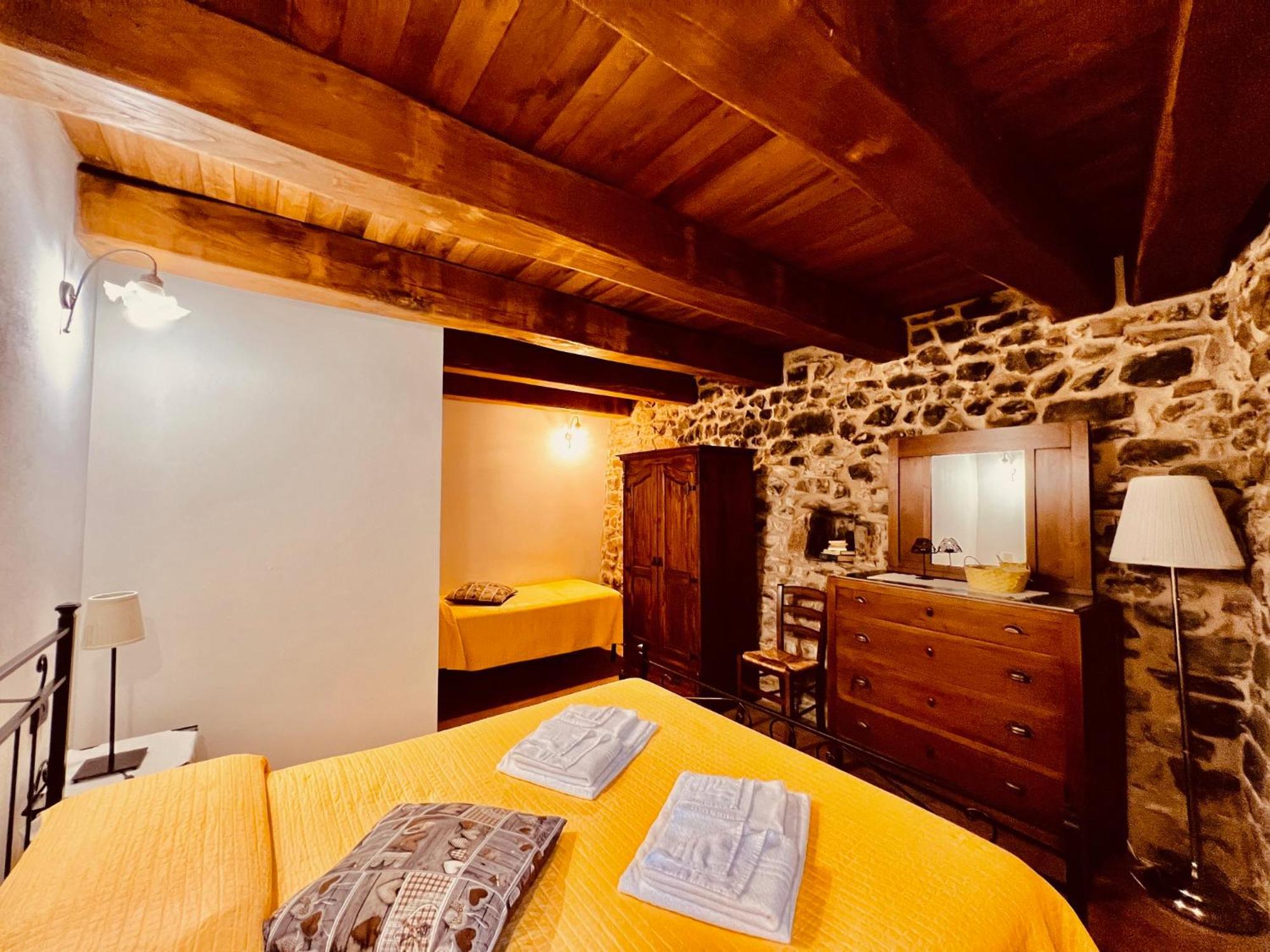Agriturismo Montagna Verde Apella Licciana Nardi ภายนอก รูปภาพ