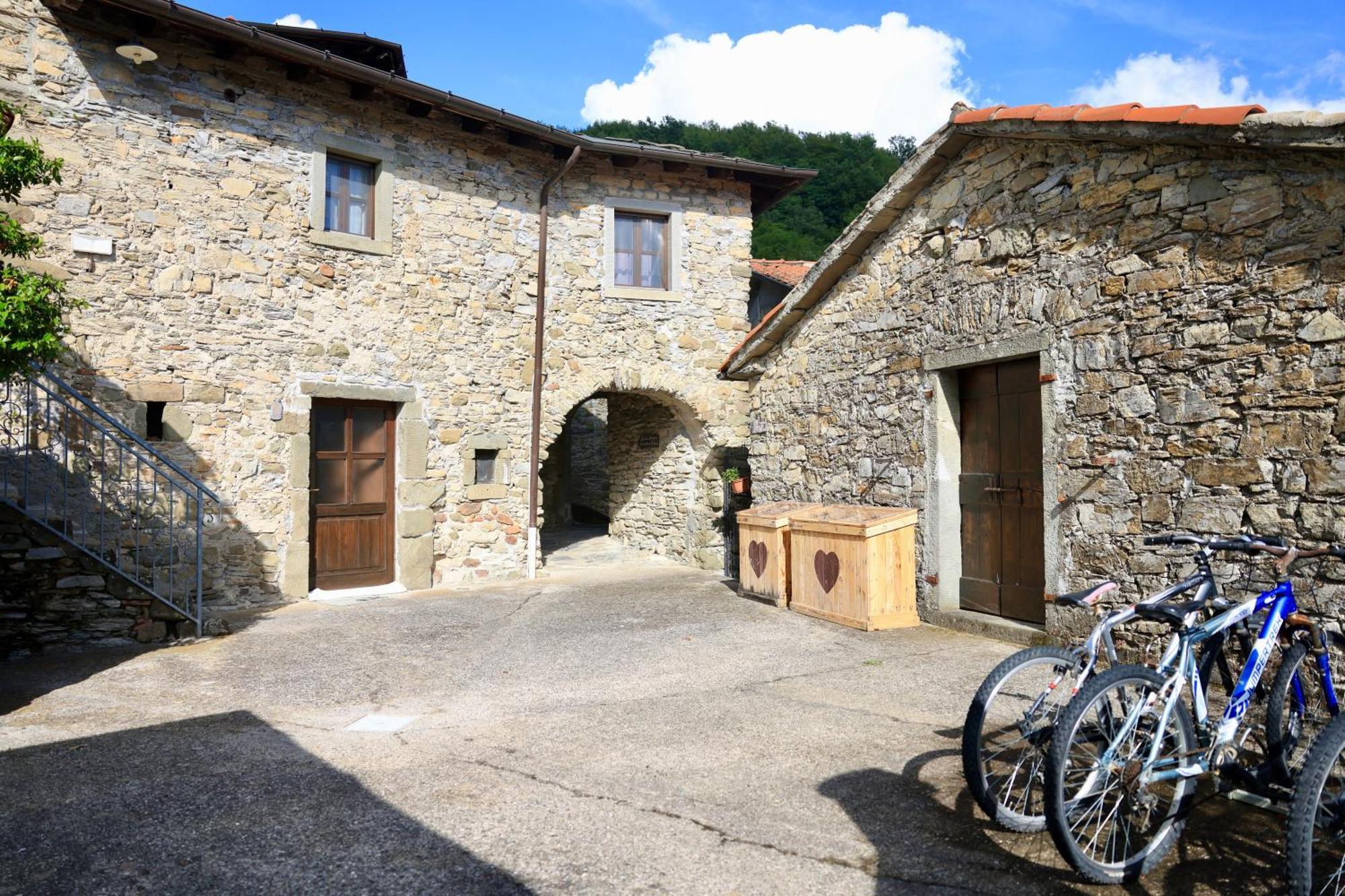 Agriturismo Montagna Verde Apella Licciana Nardi ภายนอก รูปภาพ