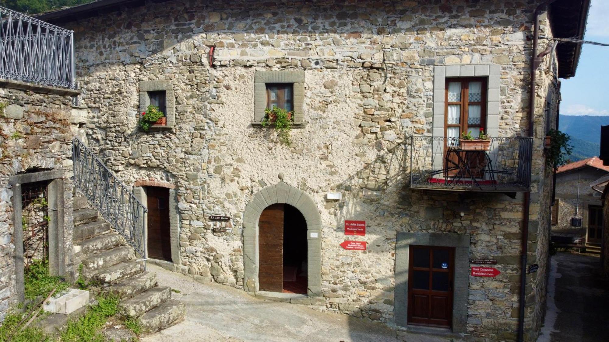 Agriturismo Montagna Verde Apella Licciana Nardi ภายนอก รูปภาพ